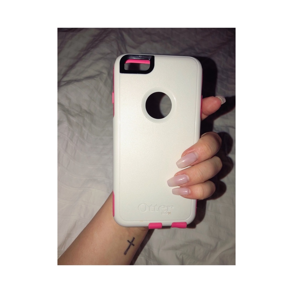 LIKE NEW! iPhone 6 Plus OTTER BOX ๐ PINK ๐